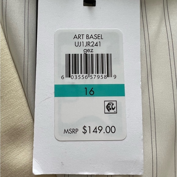 NWT DKNY blazer. - Picture 7 of 8